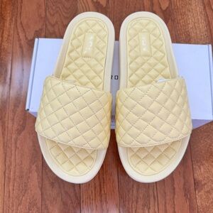 APL Lusso Leather Quilted Slide Sandals